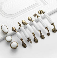 Load image into Gallery viewer, Cisco - Vintage European Handle
