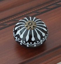 Load image into Gallery viewer, Anouk - Ceramic Macaroon Cupboard &amp; Door Handle
